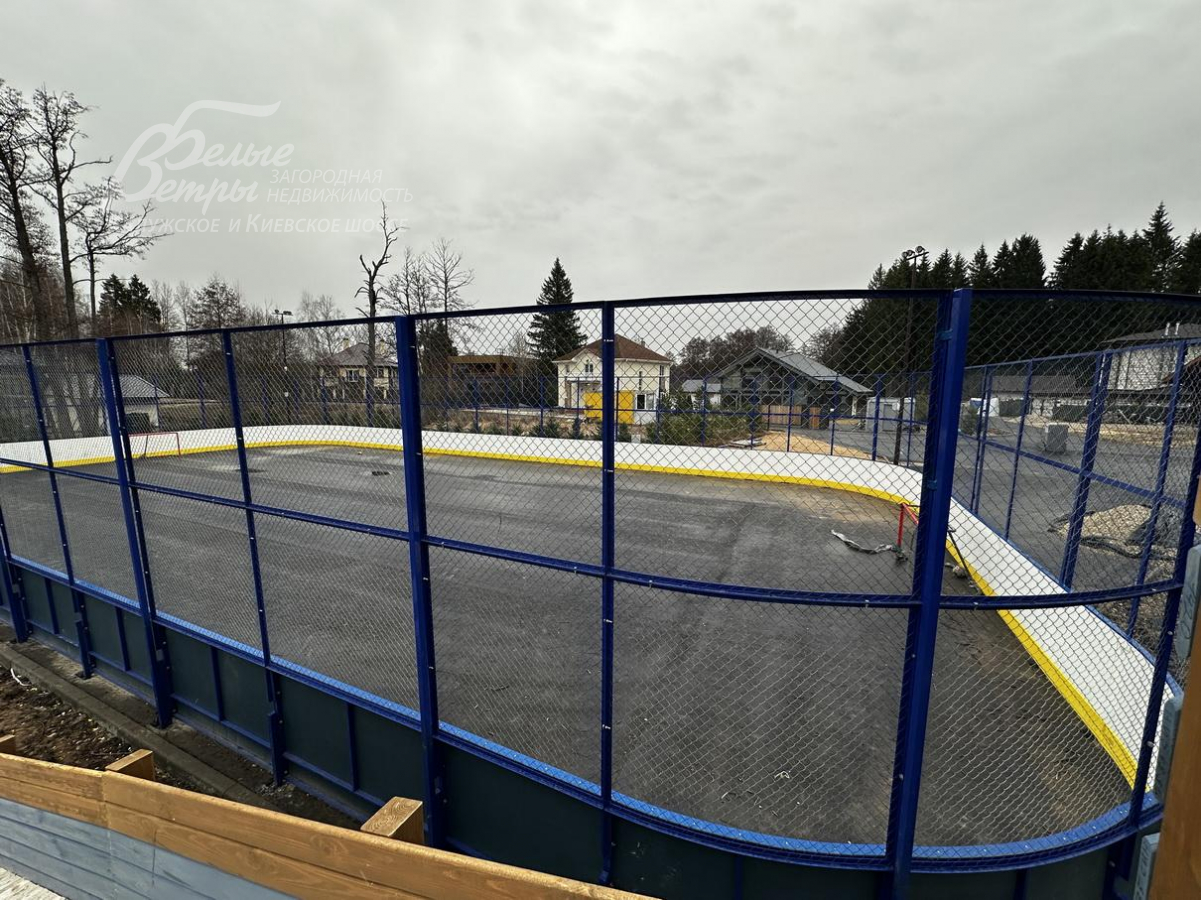 Спортивная площадка в поселке Лесной Пейзаж